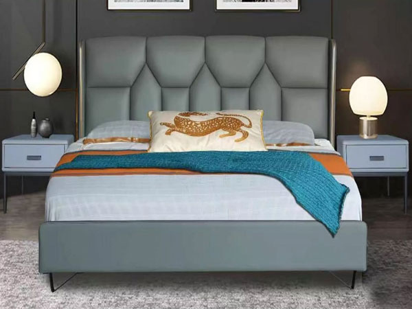 Milliseid ettevaatusabinõusid tuleks võtta nahkpolsterdatud voodi hooldamisel?